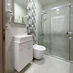 Azize Apartahotel