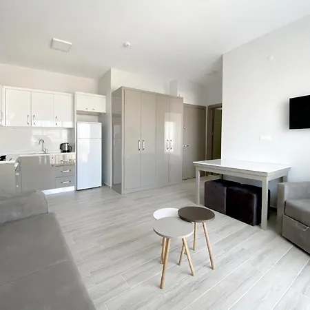 Azize Aparthotel *