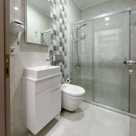 Azize Aparthotel