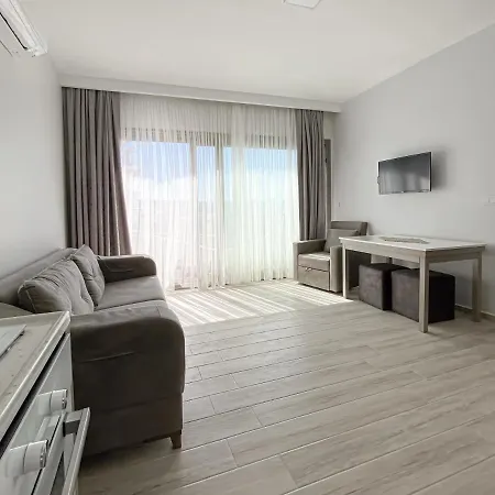 Azize Apartmanhotel